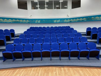 Театральные кресла, кресла для зрительных залов